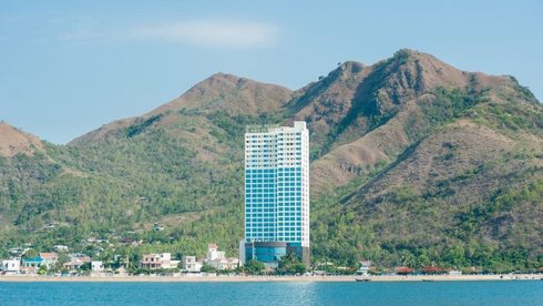 Khách sạn Mường Thanh ven biển Nha Trang có vi phạm xây dựng?