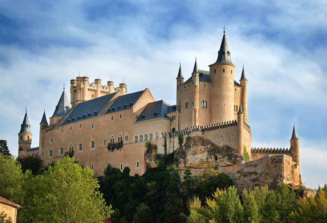 Lâu đài Alcázar de Segovia