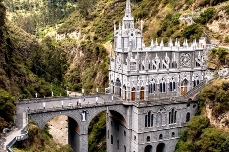 nhà thờ Las Lajas 