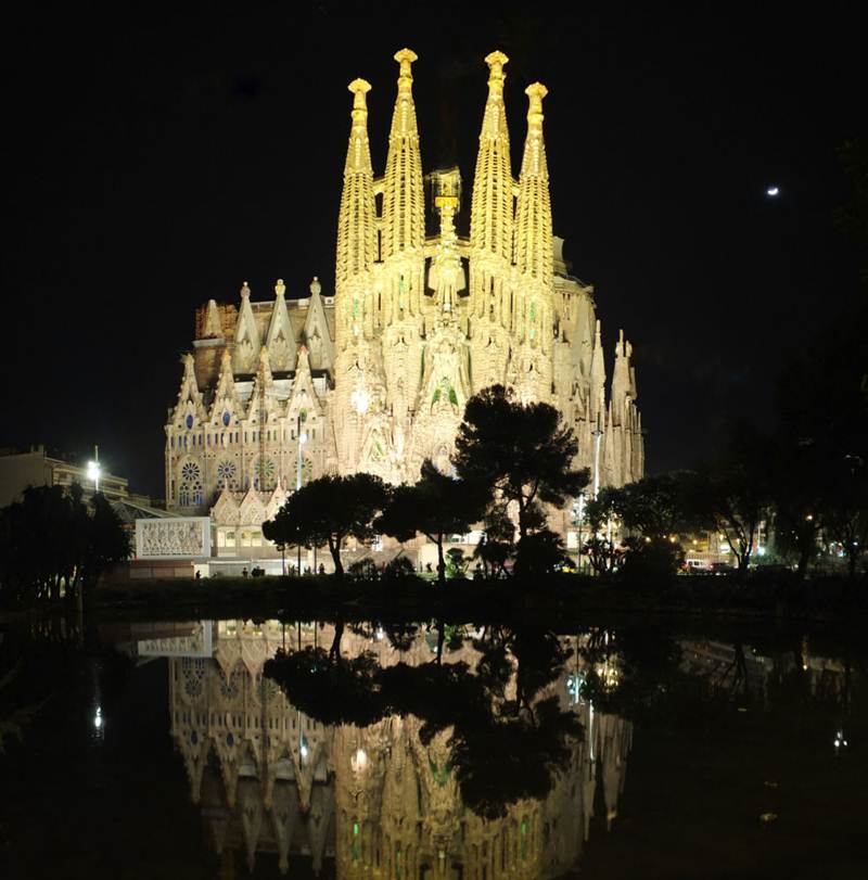  nhà thờ Sagrada Familia