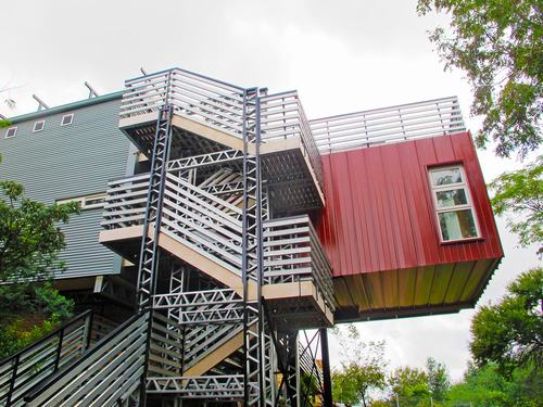 Khám phá ngôi nhà container tiết kiệm năng lượng ở Nam Phi