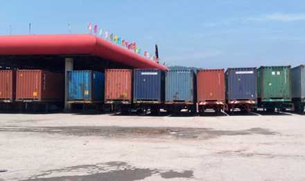 Thừa Thiên - Huế: Chiếm đất dịch vụ cây xăng xây bãi container trái phép