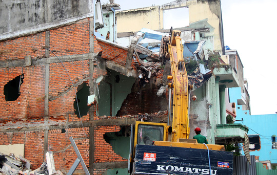 Tp.HCM: Tháo dỡ 26 căn nhà cuối cùng tại chung cư Cô Giang