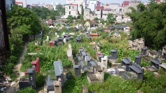 Đấu giá 50% diện tích đất nghĩa trang Bình Hưng Hòa để xây khu phức hợp