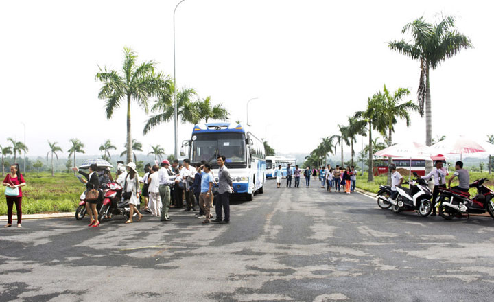 Đất nền sốt nóng, cẩn thận vác tiền mua ‘bong bóng’