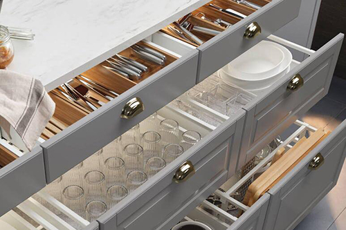 Với nhà bếp, hãy dùng ngăn kéo thay vì tủ đồ