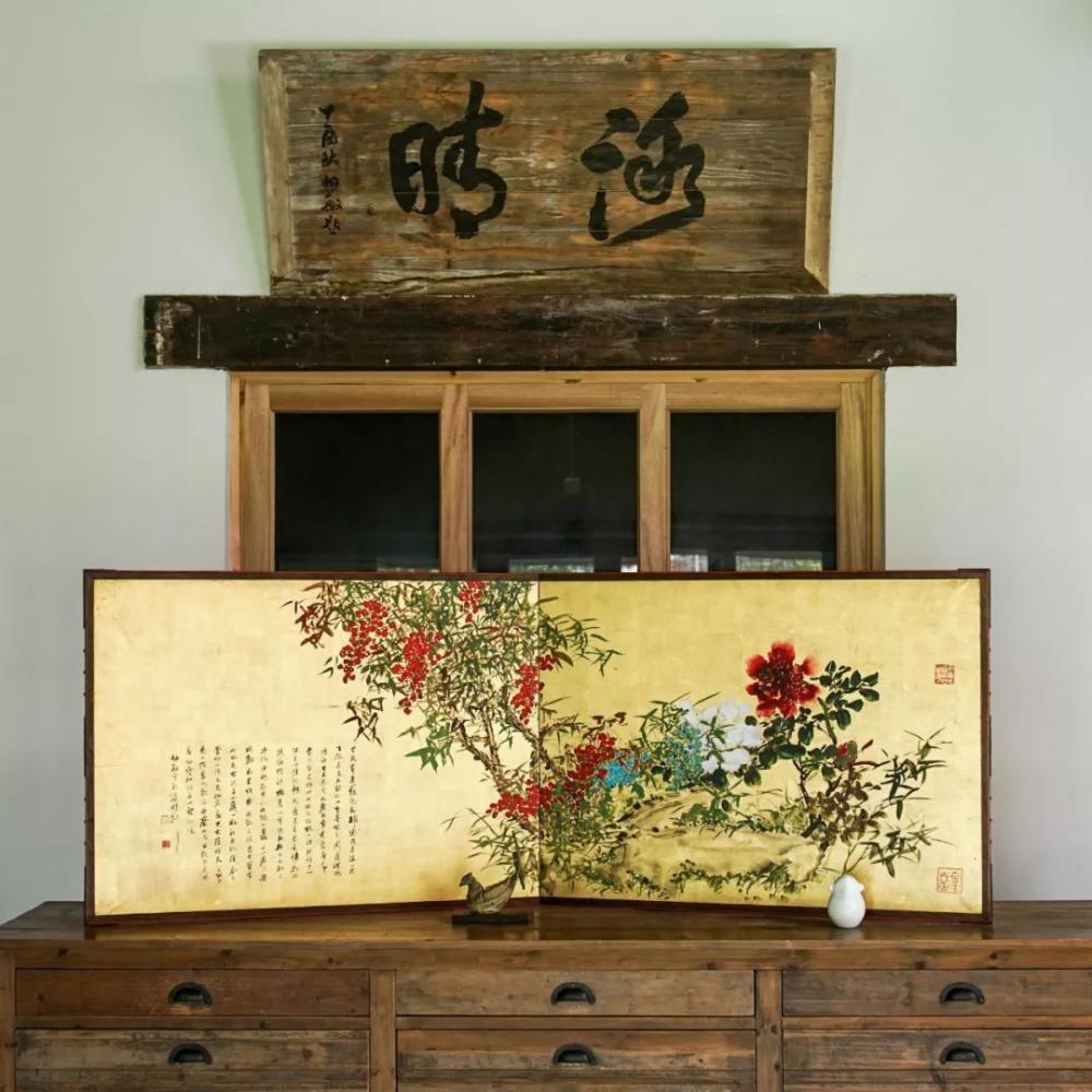 Bức họa thư pháp trang trí như một phần lưu giữ nét đẹp cổ truyền Trung Hoa