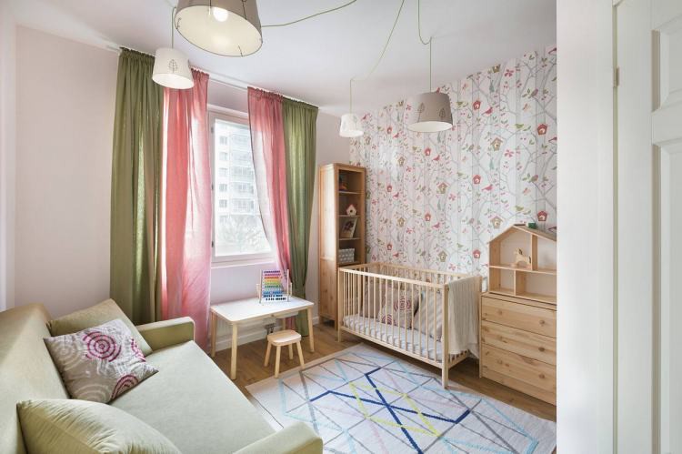 ​Phòng cho con nhỏ được thiết kế sinh động với nhiều màu sắc