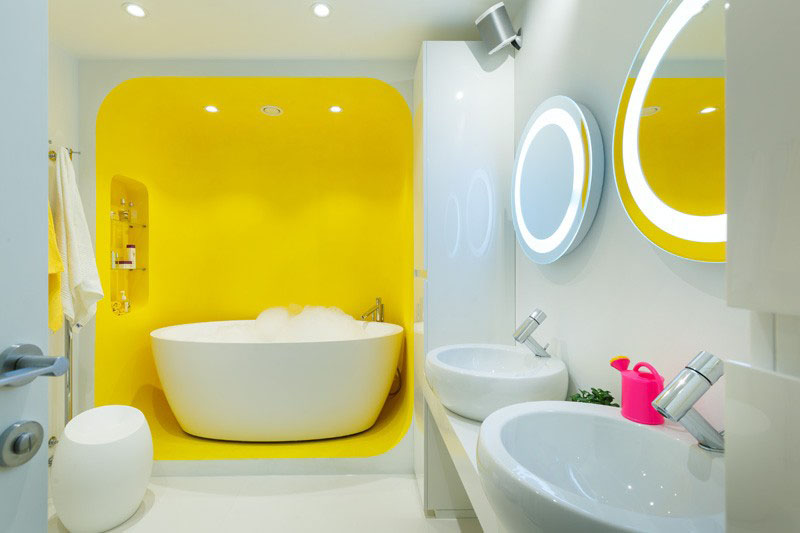Sảng khoái hết nấc với những căn phòng tắm màu vàng tươi