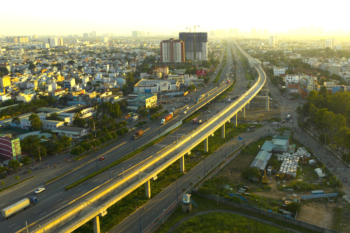 Tuyến metro số 1 Sài Gòn hiện thế nào sau 11 năm xây dựng?