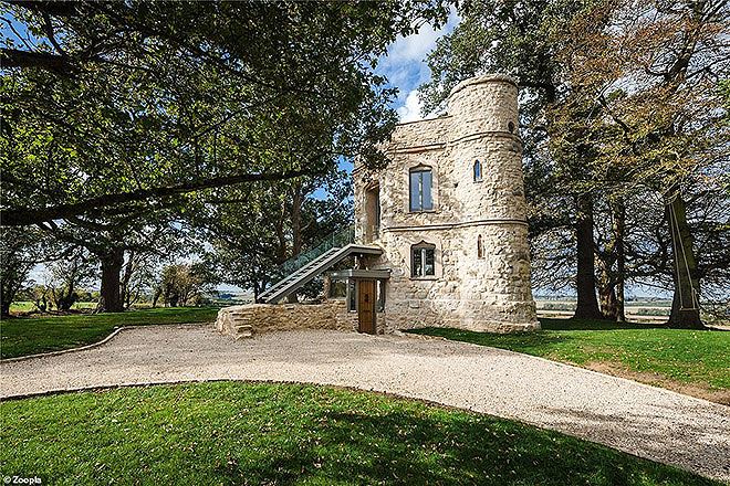Bên trong lâu đài đá vôi 200 tuổi được rao bán với giá 25 tỷ đồng