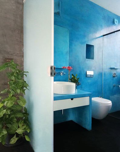 phòng tắm màu xanh