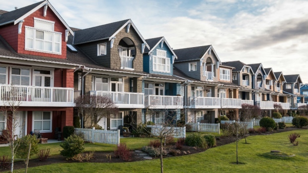 Canada: Doanh số bán nhà thấp nhất 6 năm gần đây