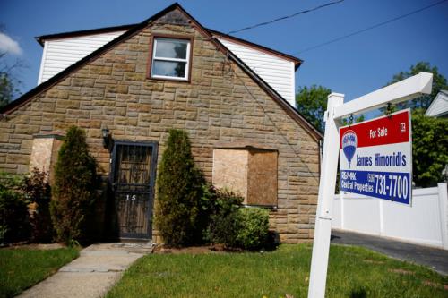 doanh số bán nhà tại Mỹ sụt giảm