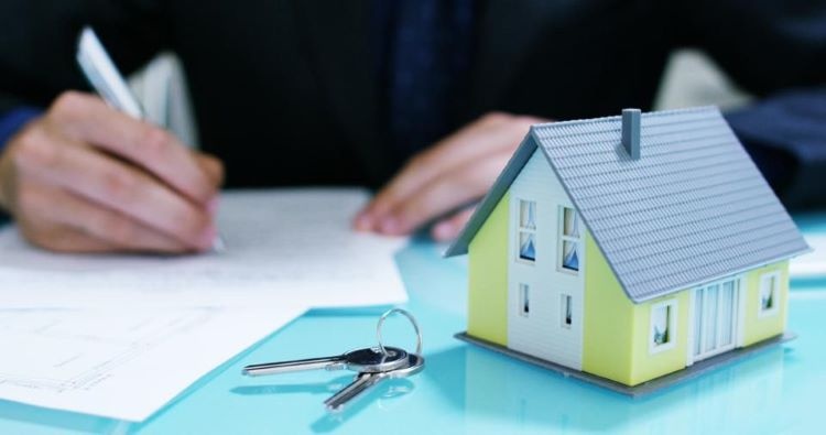 Người mua nhà sẽ khó lường trước được những rủi ro tiềm ẩn khi mua bán nhà đất thông qua giấy ủy quyền