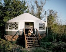Căn lều hiện đại trên đảo vắng khiến nhiều người thích thú