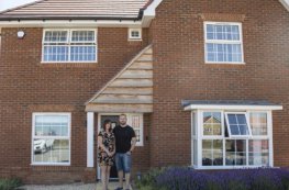 Vợ chồng người Anh phát hiện 400 lỗi trong ngôi nhà 11 tỷ mới mua