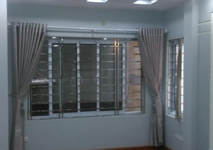 Bán nhà ngõ 113 Yên Hòa, Cầu Giấy, DT 34 m2 x 5 tầng, cách phố Yên Hòa 50 m, 2.7tỷ