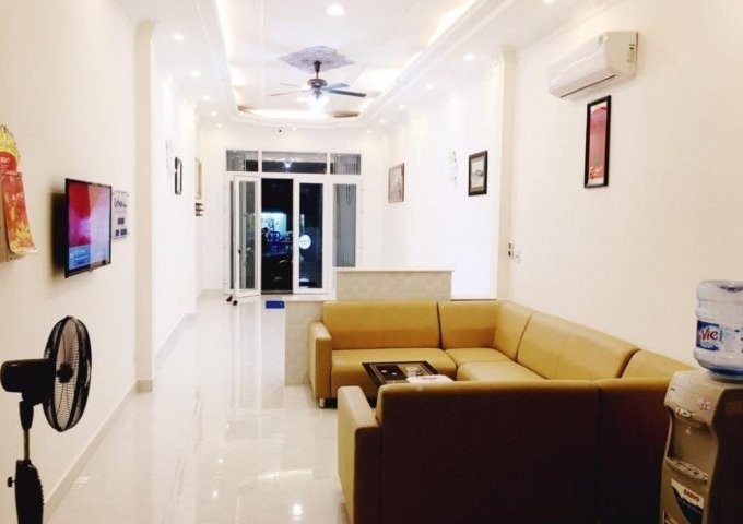 Cho thuê căn hộ dịch vụ cao cấp đường Cô Giang, quận 1, 1 phòng ngủ, 30m2
