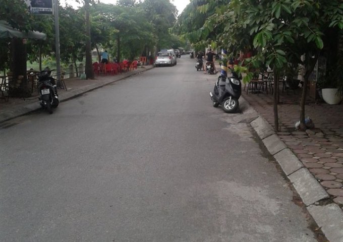 Bán nhà mặt hồ Phương Mai, căn góc, 7 tầng, thang máy, 65m2, MT 6m