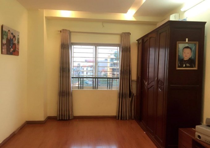 Bán căn hộ chung cư 90m2, 2 PN tòa E3B Yên Hòa, ban công Đông Nam, LH: 0904.760.444