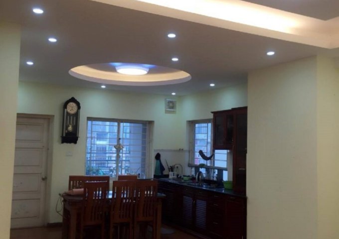 Bán căn hộ chung cư 90m2, 2 PN tòa E3B Yên Hòa, ban công Đông Nam, LH: 0904.760.444