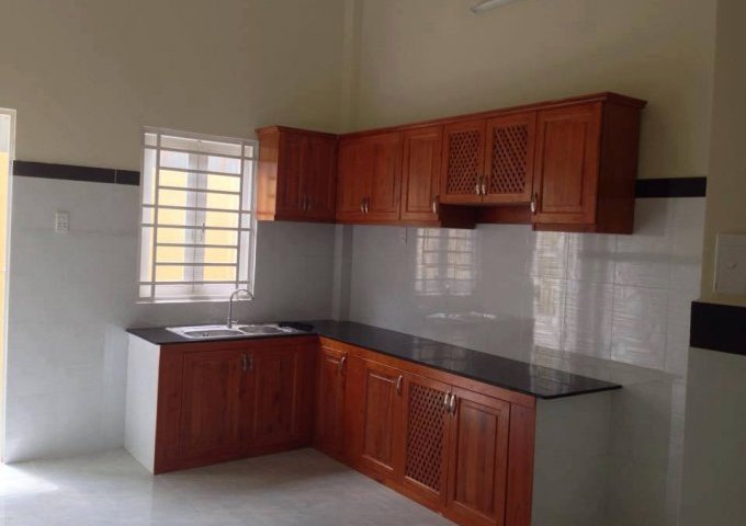 Bán nhà phố rất đẹp gần cầu Ông Thìn giá: 380tr -720tr/căn, sổ riêng. LH: 0938.379.583