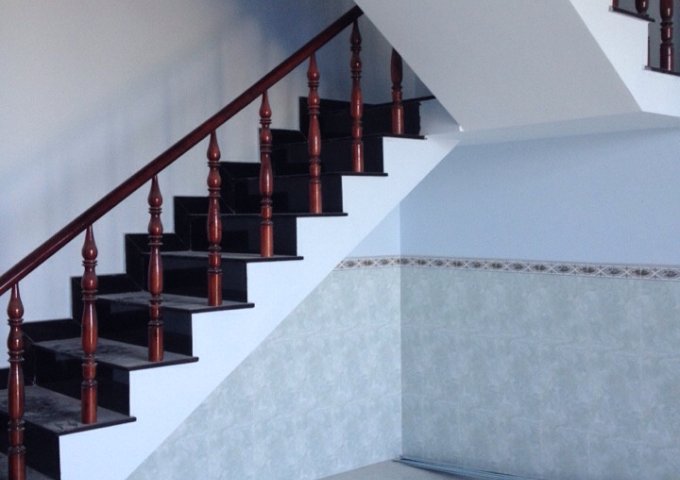 Bán nhà phố rất đẹp gần cầu Ông Thìn giá: 380tr -720tr/căn, sổ riêng. LH: 0938.379.583