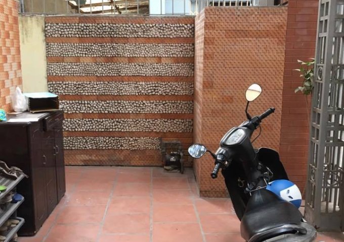 Bán nhà 4 tầng ngõ 226 Lê Duẩn, 81m2, ô tô vào, mở văn phòng, giá 8 tỷ