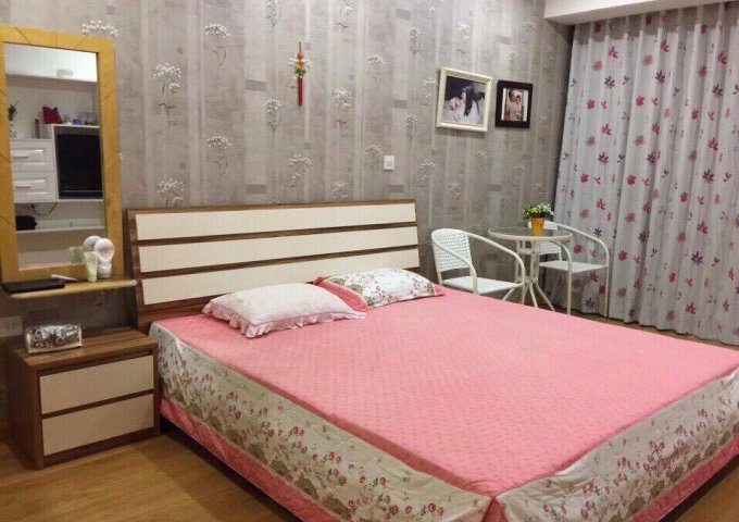 Bán gấp căn hộ 24T2 Trung Hòa, Nhân Chính, DT 129m2, giá 29 triệu/m2. LH Kiều Thúy 0949170979