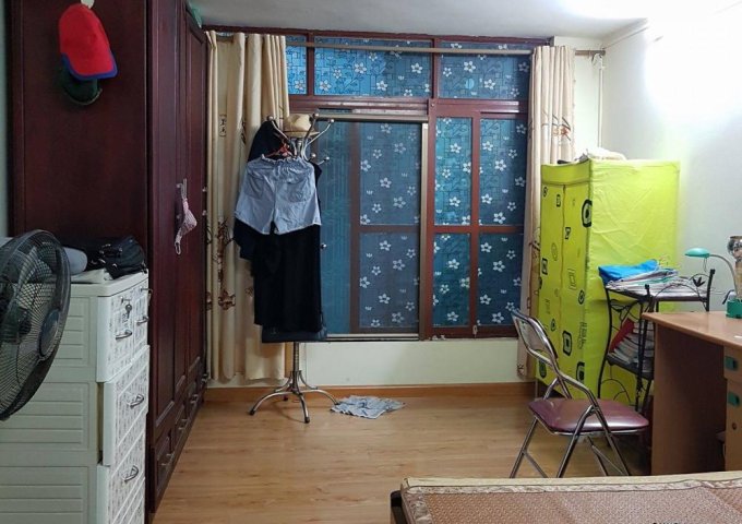 Bán căn hộ tập thể tầng 2 Bắc Nghĩa Tân, Cầu Giấy 80m2 3PN đã cải tạo cực đẹp giá 1.5 tỷ