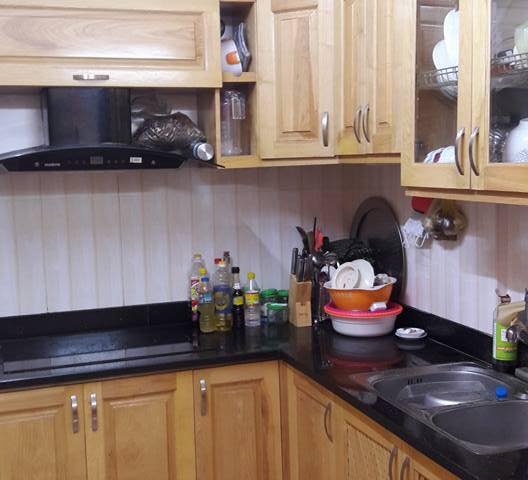 Bán gấp nhà tập thể Láng Hạ, Đống Đa, DT 100m2 giá 2,15 tỷ, 2 phòng ngủ