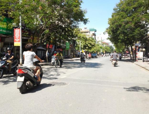 Bán nhà mặt chợ Kẻ Vẽ 70m2, 3 tầng, kinh doanh tốt, giá 5.7 tỷ