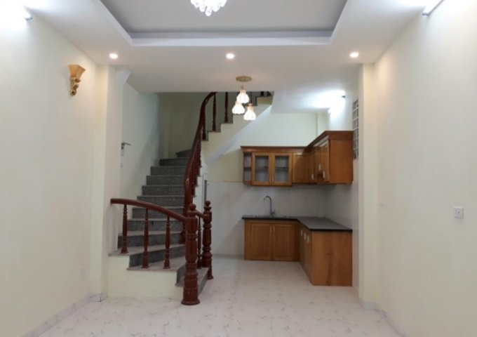 Bán nhà 5 tầng, 33m2 xóm Giếng, Yên Xá, Tân Triều. Giá 2,1 tỷ, LH 0986498350