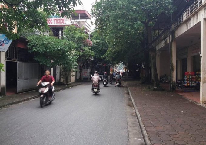 Bán đất ngõ 161 phố hoa lâm, long biên dt 63m hướng đông giá 32tr/m. LH Thành 0975607865