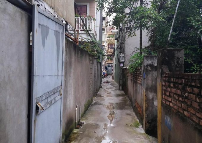 Bán đất ngõ 161 phố hoa lâm, long biên dt 63m hướng đông giá 32tr/m. LH Thành 0975607865