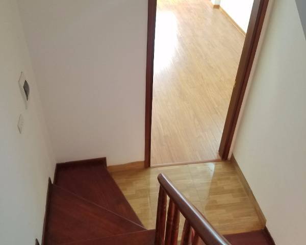 Bán nhà ngõ 225 Quan Hoa, Cầu Giấy 45m2 x 5 tầng nhà đẹp, thoáng Giá 3.5 tỷ