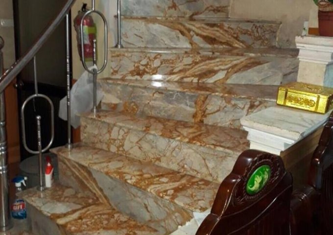 Chính chủ bán nhà 117 ngõ 97 Thái Thịnh, Đống Đa, 40m2, giá 3,9 tỷ