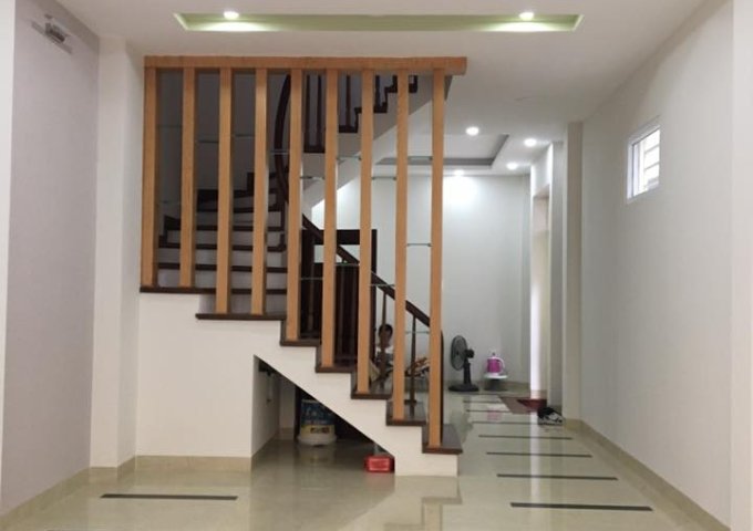 Bán nhà mặt ngõ 61 Phạm Tuấn Tài, Cầu Giấy, DT 54m2 x 5 tầng, lô góc 2 MT, KD, ô tô vào giá 8,1 tỷ