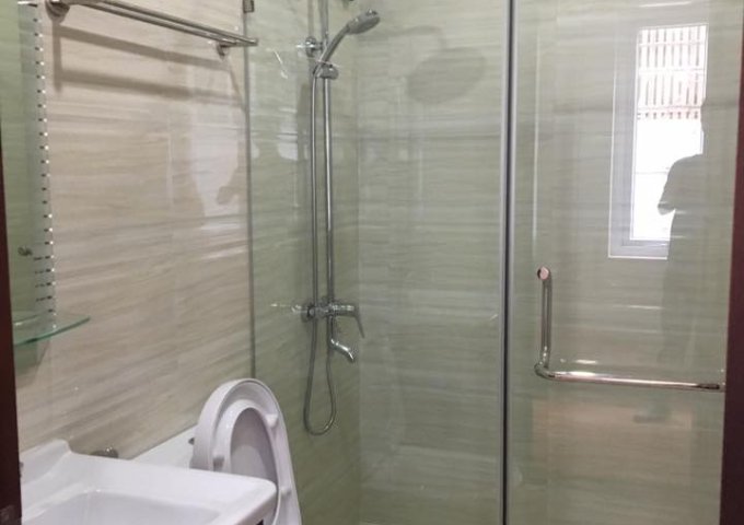 Bán nhà mặt ngõ 61 Phạm Tuấn Tài, Cầu Giấy, DT 54m2 x 5 tầng, lô góc 2 MT, KD, ô tô vào giá 8,1 tỷ