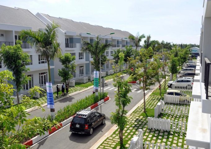 Bán nhà gần Hóc Môn, mặt tiền Tỉnh Lộ 9, Nguyễn Văn Bứa, 1,5 tỷ, 2 + lầu 1 trệt