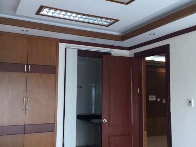 Cho thuê văn phòng đẹp chuyên nghiệp mặt phố Lê Trọng Tấn, chỉ với 252 nghìn/m2, LH 0904613628