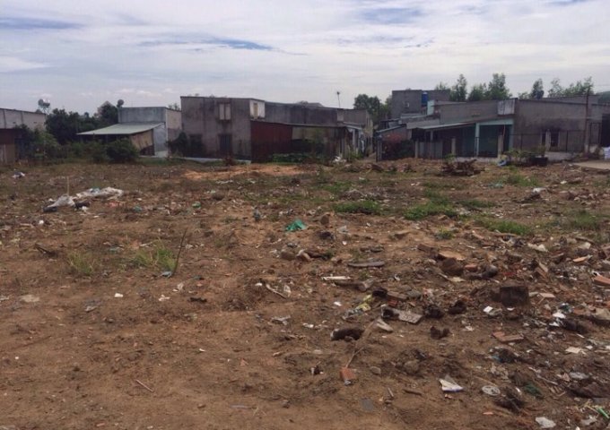 đất thái hoà . ngay trường thcs thái hoà . diện tích 5x30 . sổ riêng .đất 2 mặt tiền . giá 650tr