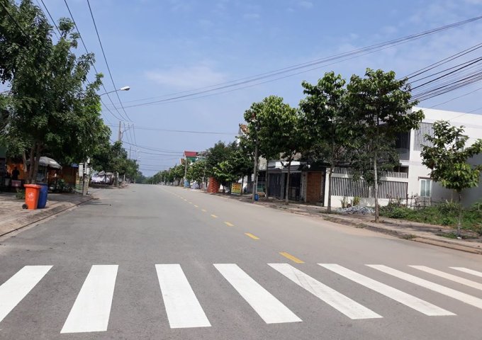 Bán nhà mặt tiền đường D7 KDC dịch vu Tân Bình, Dĩ An, Bình Dương