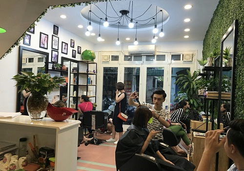 Sang nhượng salon tóc, tại tầng 1, số 30, ngõ 612, đường La Thành, Ba Đình, Hà Nội