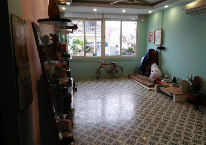 Bán căn hộ tập thể Đầm Trấu 1,8 tỷ, 63m2, bán hạ giá