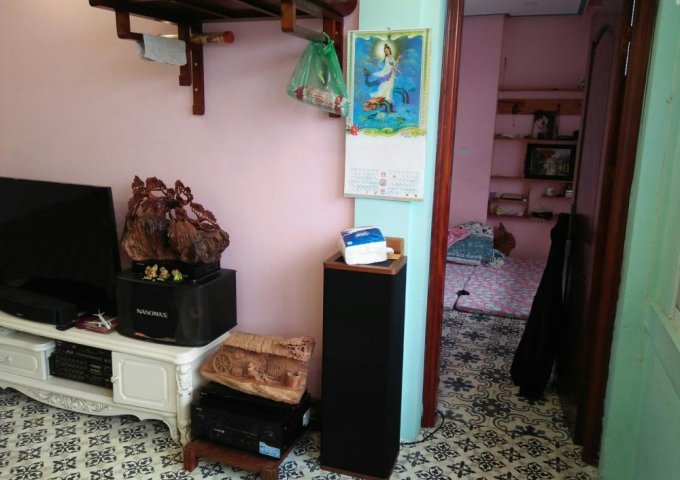 Bán căn hộ tập thể Đầm Trấu 1,8 tỷ, 63m2, bán hạ giá