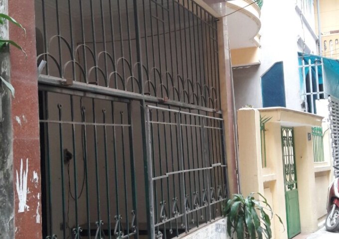 Cần bán gấp nhà trong ngõ 90 phố Yên Lạc, Hai Bà Trưng, Hà Nội