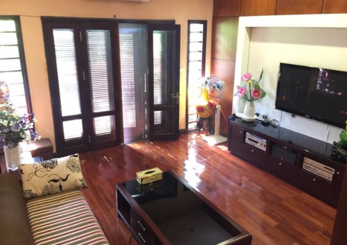 Bán nhà phân lô 7.2 ha Vĩnh Phúc, Ba Đình, DT: 63m2 x 5 tầng, cực đẹp, ô tô vào nhà, giá 7,6 tỷ