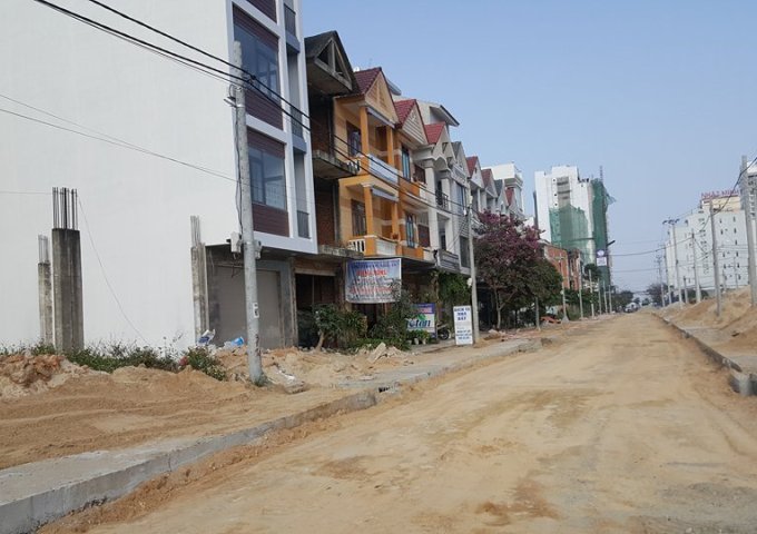 Chính chủ cần bán lô đất biển mặt tiền Đỗ Bá , Gần khách sạn Mường Thanh Đà Nẵng